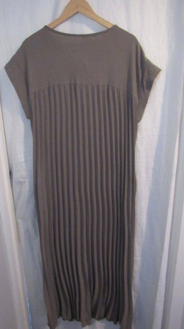 New Ladies Mocha Pleated Maxi Dress One Size fits sizes 14 16 18 20 - Image 5