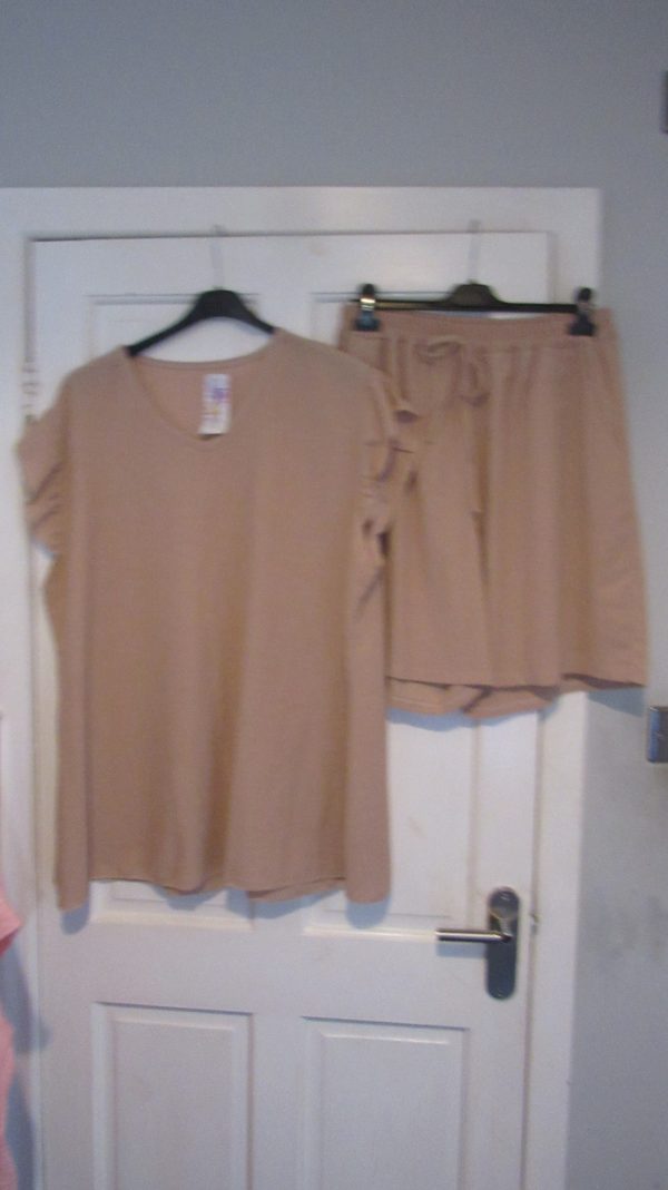 New Ladies Beige Ladies Shorts Set One Size fits sizes 18 20 22 - Image 4