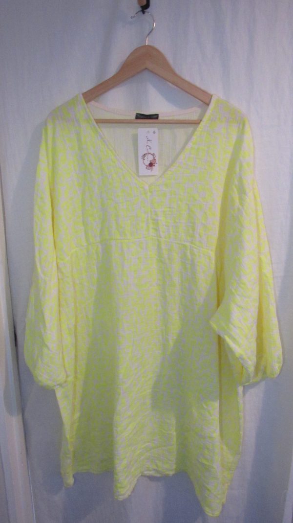 New Ladies Yellow Leopard Print Oversized tunic top One Size fits sizes 20 22 24