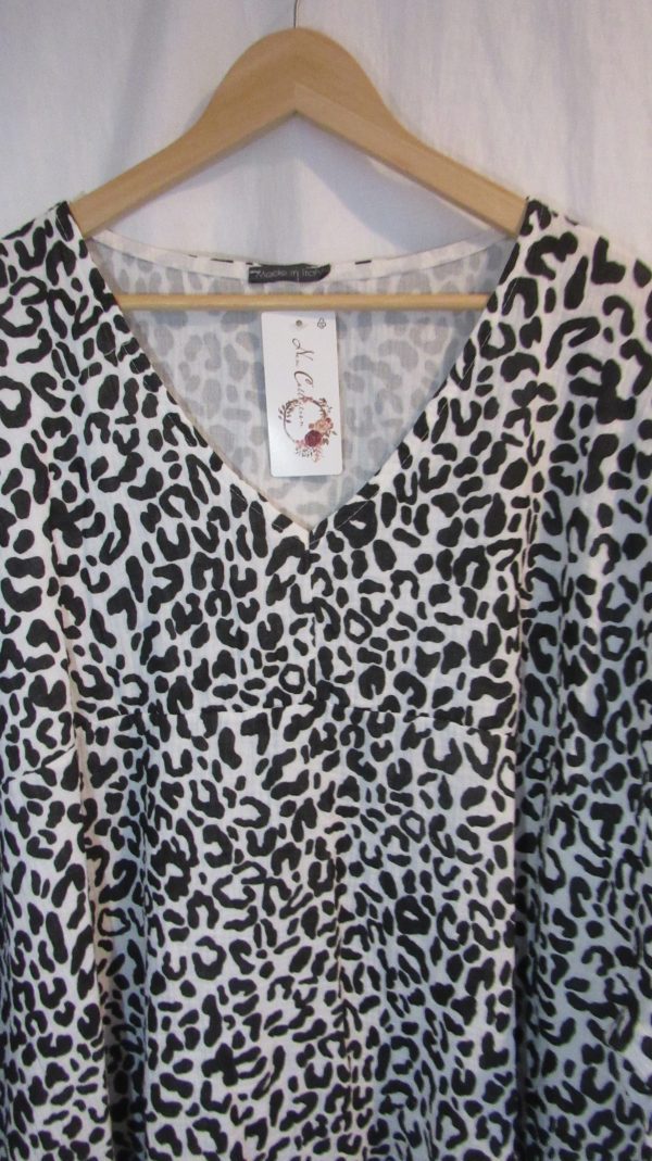 New Ladies Black Leopard Print Oversized tunic top One Size fits sizes 20 22 24 - Image 3