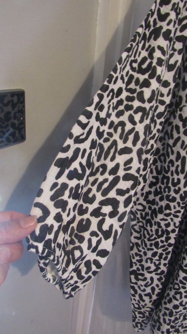 New Ladies Black Leopard Print Oversized tunic top One Size fits sizes 20 22 24 - Image 5