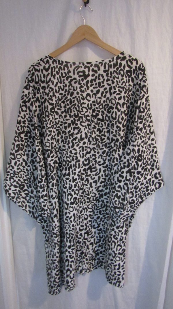 New Ladies Black Leopard Print Oversized tunic top One Size fits sizes 20 22 24 - Image 6