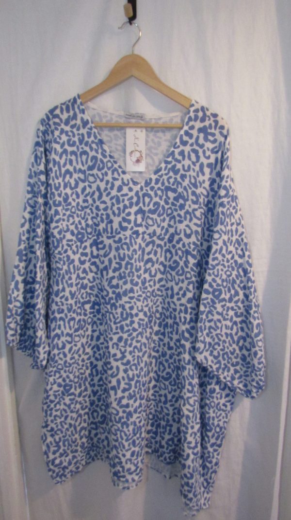 New Ladies Blue Leopard Print Oversized tunic top One Size fits sizes 20 22 24 NON RETURNABLE