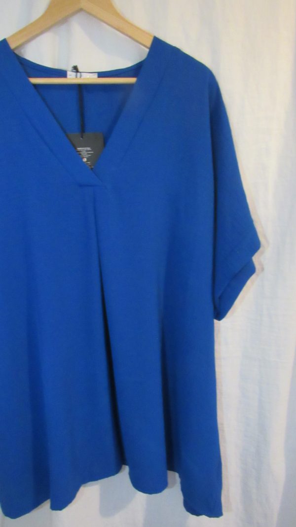 New Ladies Royal Blue V Neck Tunic Top Pocket One Size fits sizes 18 20 22 24 NON RETURNABLE - Image 3