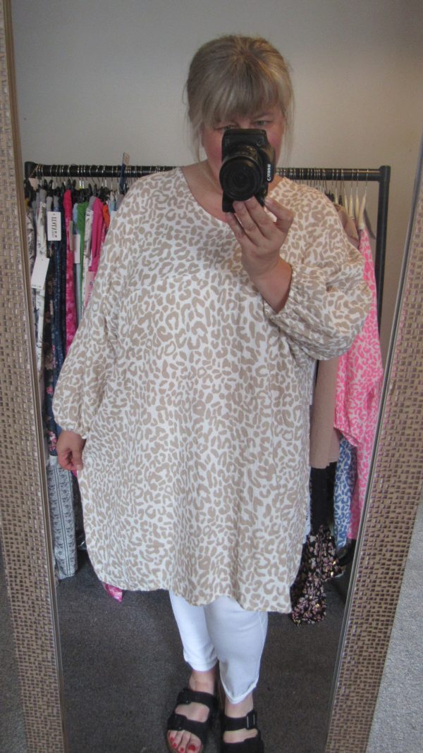 New Ladies Beige Leopard Print Oversized tunic top One Size fits sizes 20 22 24 - Image 7