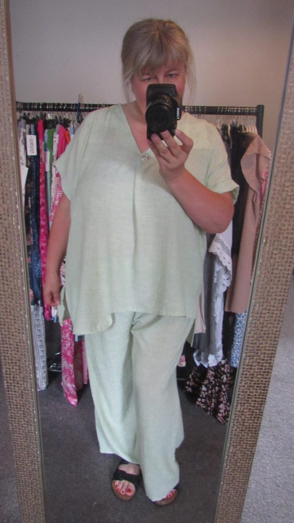 New Ladies Sage Green Plus Size 2 Piece Set One Size fits sizes 18 20 22 - Image 4
