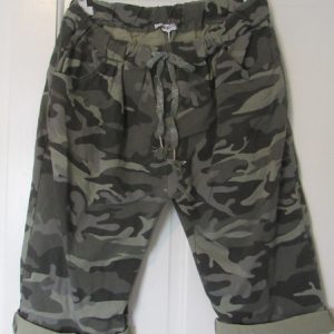 Made in Italy Khaki Camo Shorts Women’s One size fits sizes 18 20 22