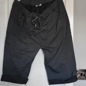 NEW Ladies Charcoal Magic Shorts Plus Size One Size Fits sizes 18 20 22 Size 2