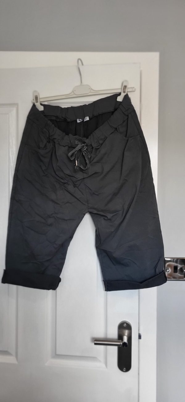 NEW Ladies Charcoal Magic Shorts Plus Size One Size Fits sizes 18 20 22 Size 2