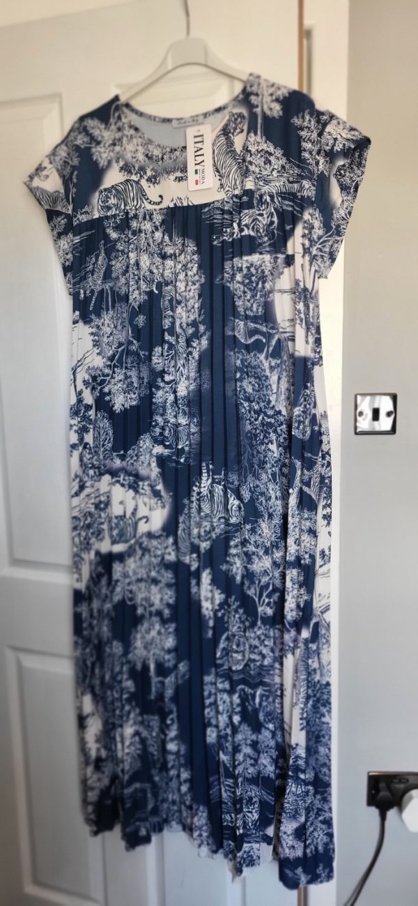New Ladies Navy Blue Animal Print Pleated Maxi Dress One Size fits sizes 14 16 18 20 - Image 2