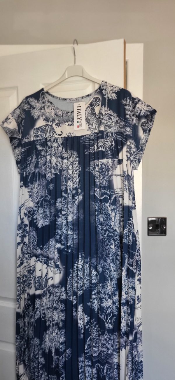 New Ladies Navy Blue Animal Print Pleated Maxi Dress One Size fits sizes 14 16 18 20 - Image 3