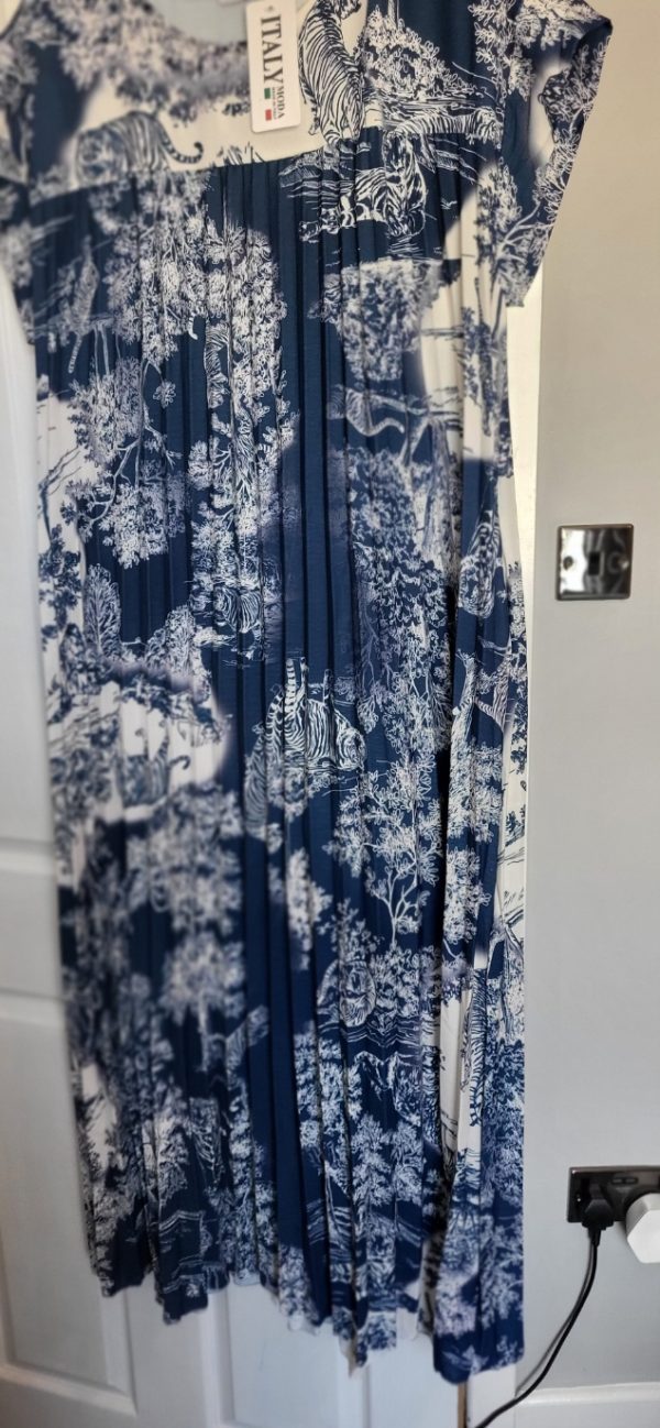 New Ladies Navy Blue Animal Print Pleated Maxi Dress One Size fits sizes 14 16 18 20 - Image 4