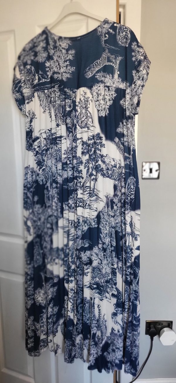 New Ladies Navy Blue Animal Print Pleated Maxi Dress One Size fits sizes 14 16 18 20 - Image 6