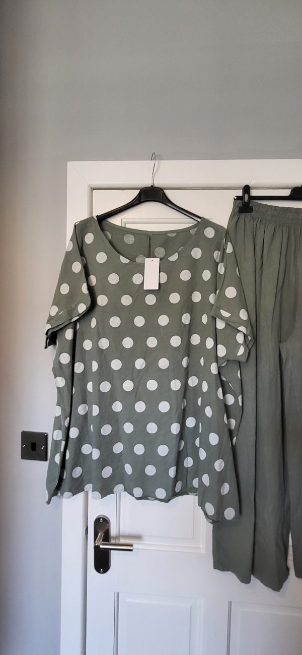New Khaki Spot 2 Piece Linen Blend Set One Size fits sizes 18 20 22 24 - Image 3