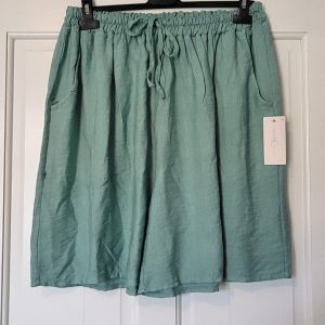 New Ladies Sage Pocket Shorts One size fits sizes 16 18 20 22