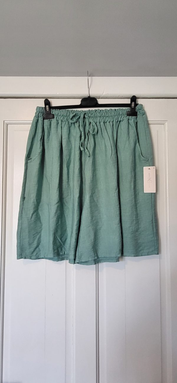 New Ladies Sage Pocket Shorts One size fits sizes 16 18 20 22
