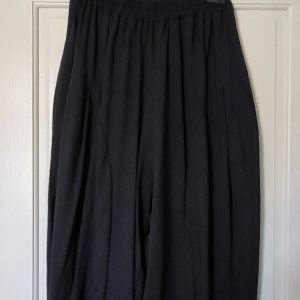 New Ladies Navy Blue 3/4 Length Wide Leg Trousers One size fits sizes 18 20 22 24