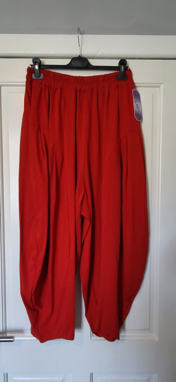 New Ladies Red 3/4 Length Wide Leg Trousers One size fits sizes 18 20 22 24