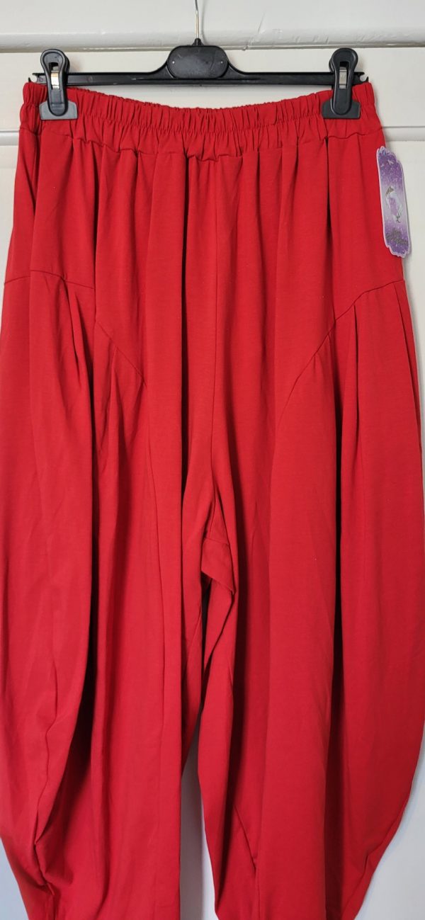 New Ladies Red 3/4 Length Wide Leg Trousers One size fits sizes 18 20 22 24 - Image 3