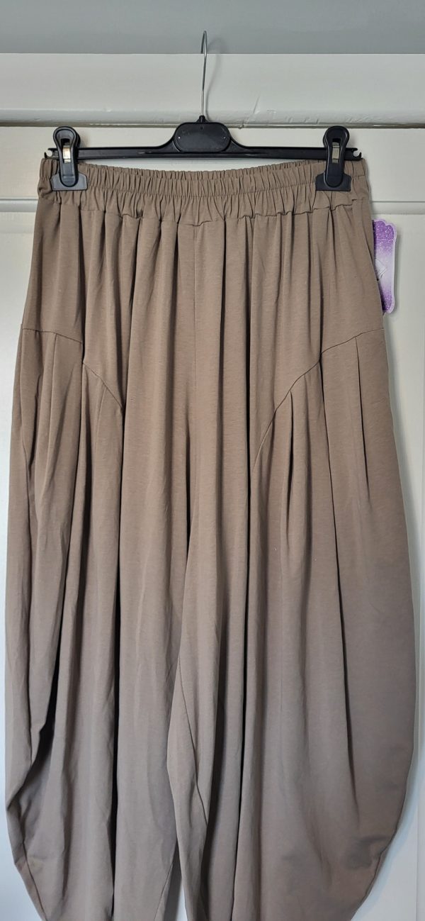 New Ladies Mocha 3/4 Length Wide Leg Trousers One size fits sizes 18 20 22 24 - Image 3