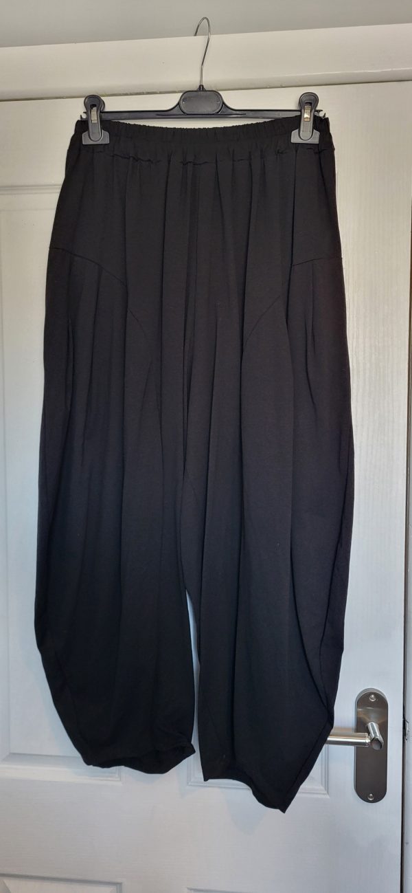 New Ladies Black 3/4 Length Wide Leg Trousers One size fits sizes 18 20 22 24