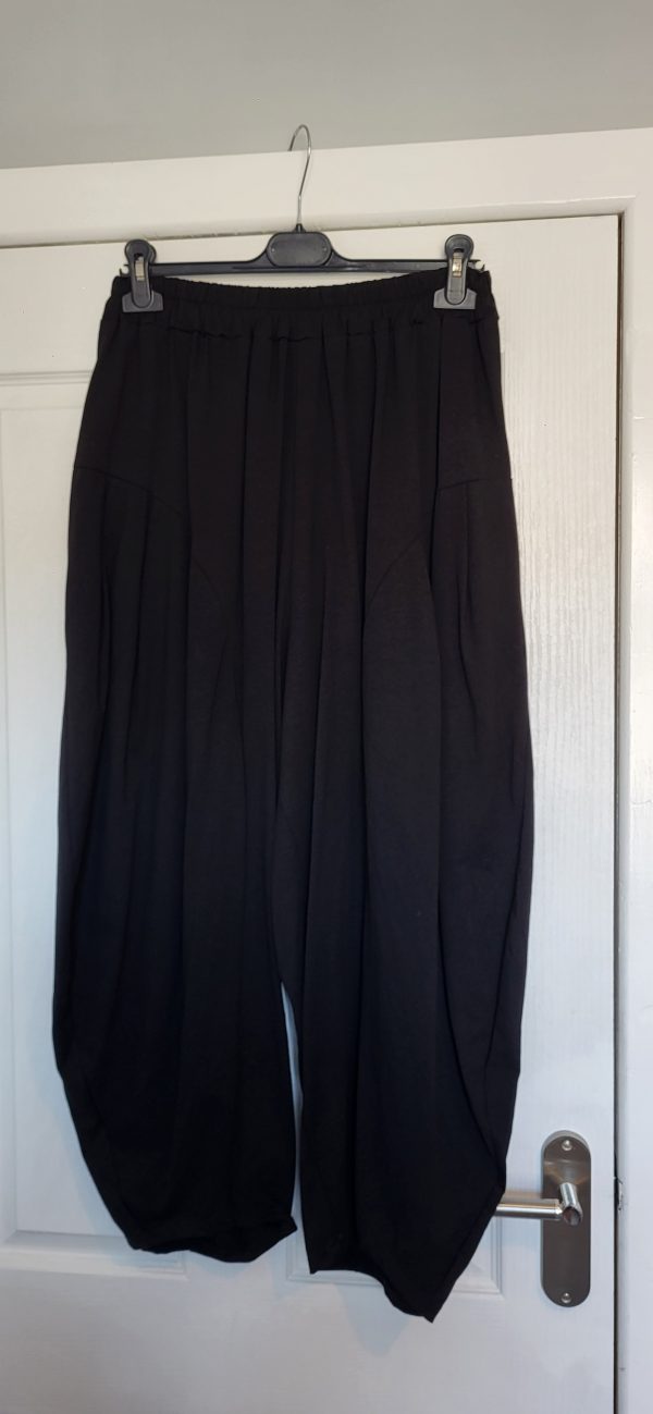 New Ladies Black 3/4 Length Wide Leg Trousers One size fits sizes 18 20 22 24 - Image 5