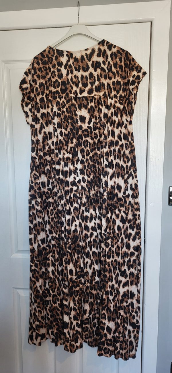 New Ladies Brown Leopard Print Pleated Maxi Dress One Size fits sizes 14 16 18 20 - Image 5