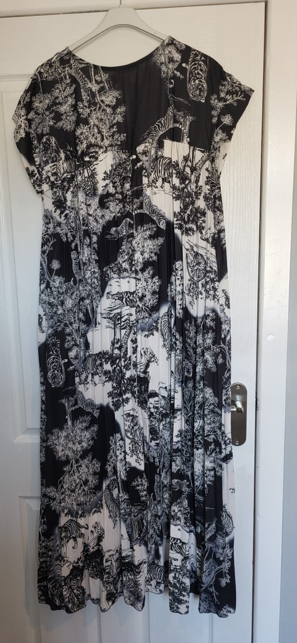 New Ladies Black Animal Print Pleated Maxi Dress One Size fits sizes 14 16 18 20 - Image 5