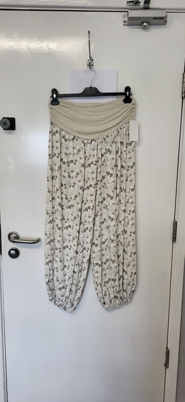 New Ladies Beige Floral Harem Pants One Size fits sizes 14 16 - Image 2