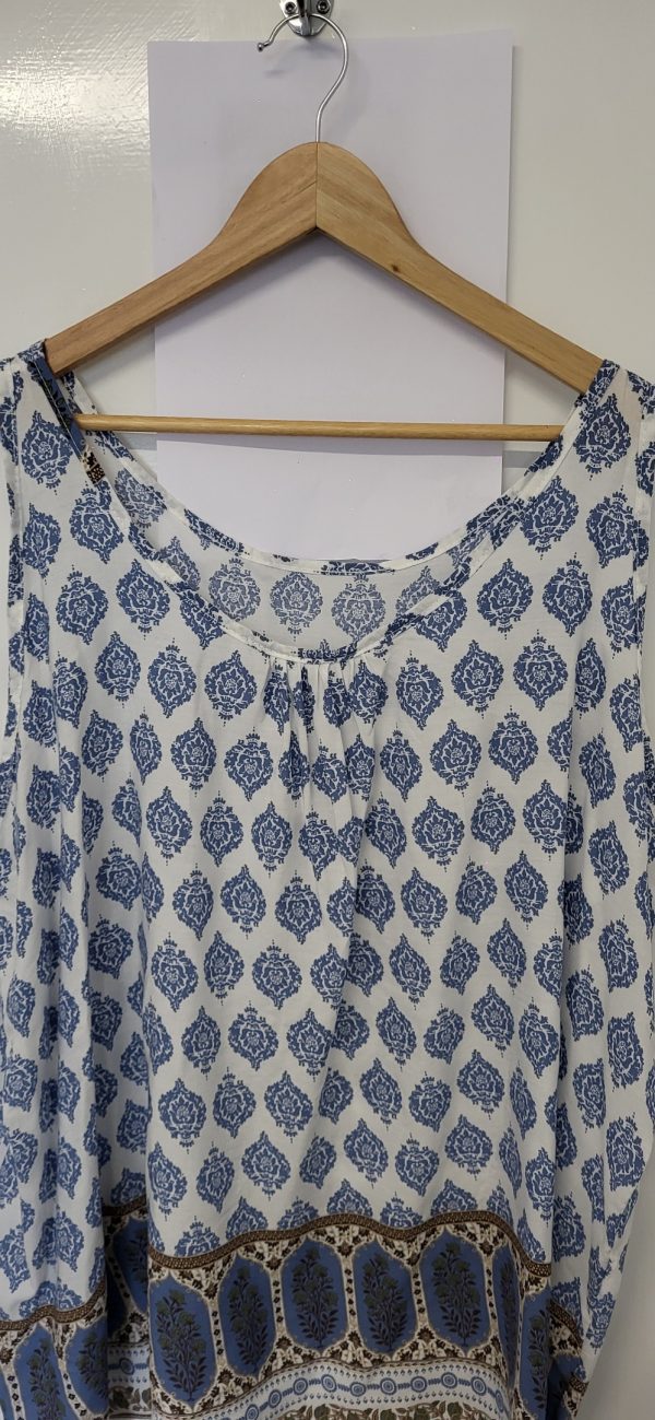 Special Price New Ladies Blue Floral Sleeveless Top One Size fits sizes 18 20 22 Non Returnable - Image 3