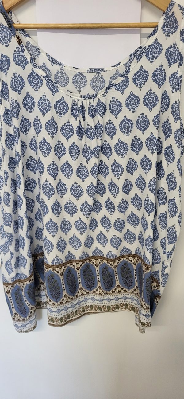 Special Price New Ladies Blue Floral Sleeveless Top One Size fits sizes 18 20 22 Non Returnable - Image 4