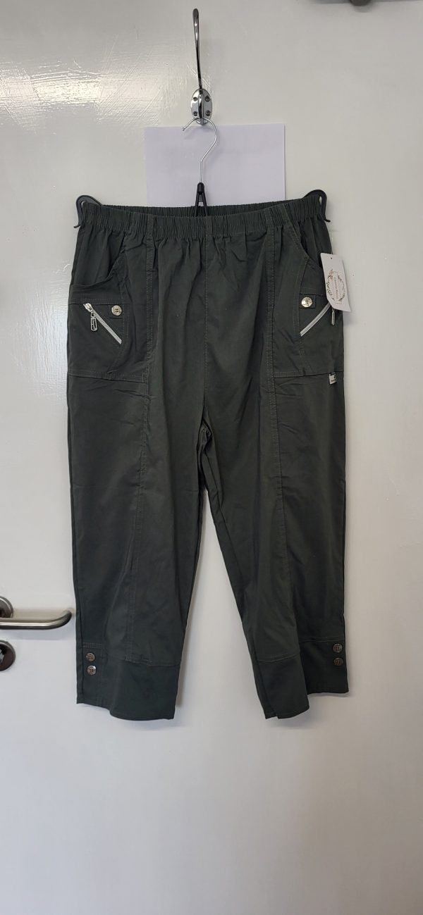 Cherry Berry Khaki 3/4 length stretchy trousers Size T7 UK 20