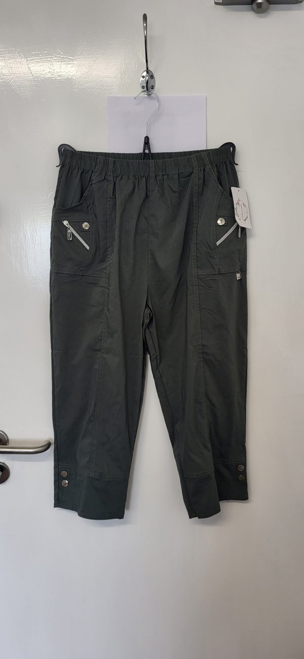 Cherry Berry Khaki 3/4 length stretchy trousers Size T7 UK 20 - Image 2