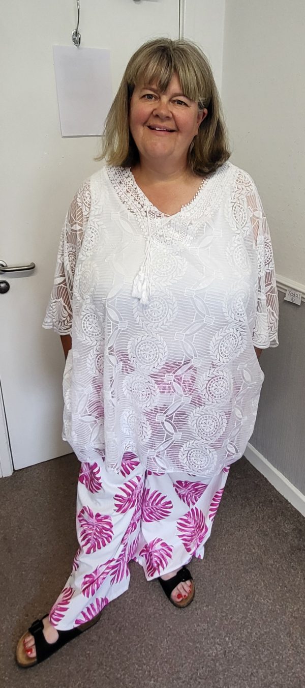 New Ladies White Lacy Kaftan One Size fits sizes 18 20 22 24 - Image 7