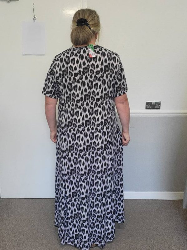 New Ladies Grey Leopard Print Stretchy Dress One Size fits sizes 18 20 22 24 - Image 8
