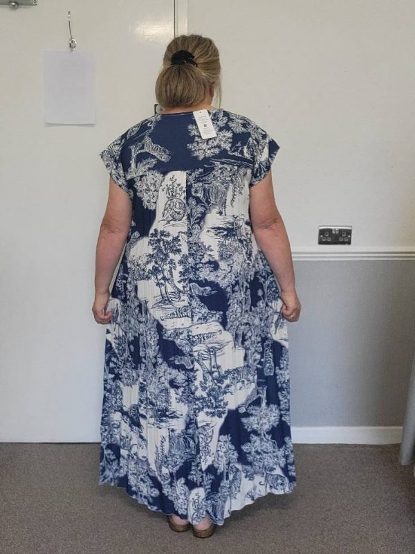 New Ladies Navy Blue Animal Print Pleated Maxi Dress One Size fits sizes 14 16 18 20 - Image 9