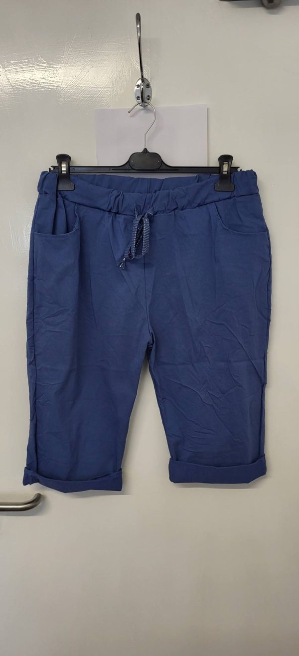 SALE SALE SALE NEW Ladies Denim Blue Magic Shorts Plus Size One Size Fits sizes 18 20 22 Size 2 NON RETURNABLE