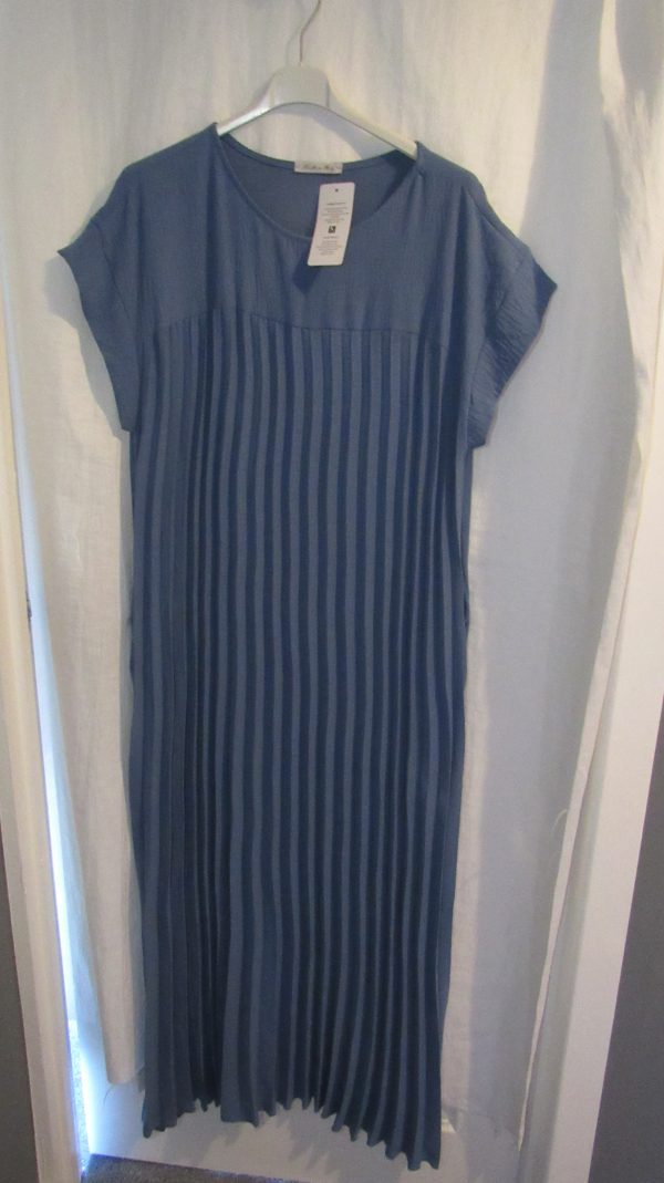 New Ladies Denim Blue Pleated Maxi Dress One Size fits sizes 14 16 18 20 - Image 2