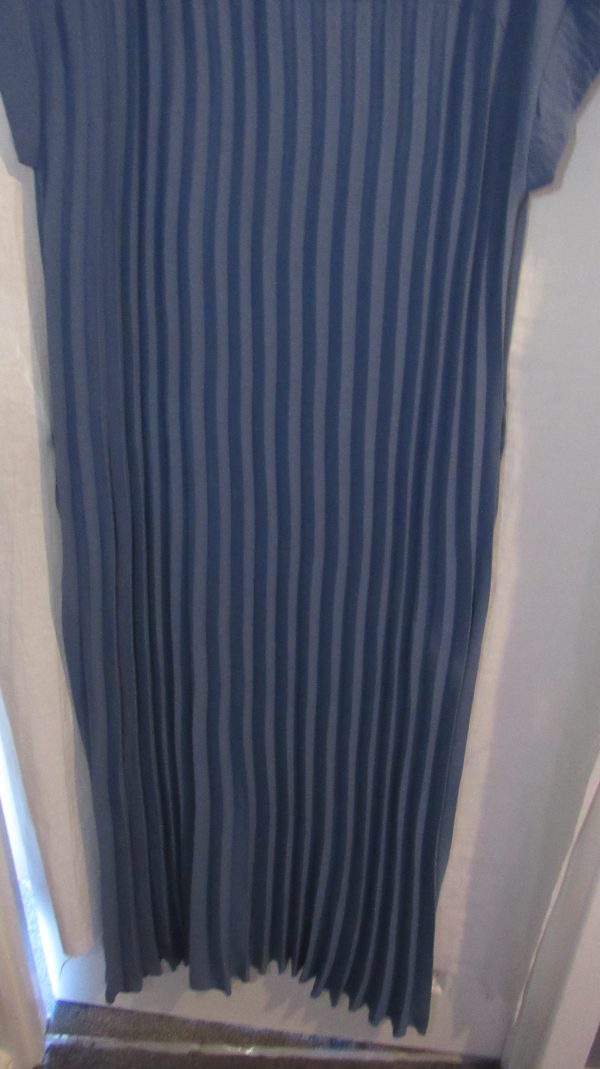 New Ladies Denim Blue Pleated Maxi Dress One Size fits sizes 14 16 18 20 - Image 4