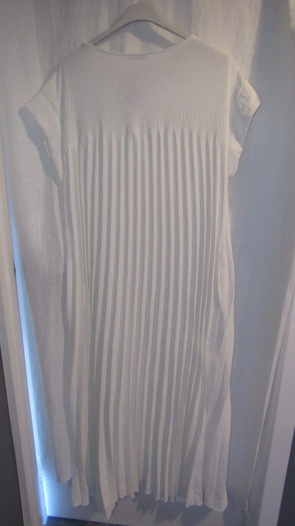 New Ladies White Pleated Maxi Dress One Size fits sizes 14 16 18 20 - Image 5