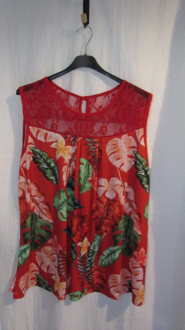 New Women’s Red Floral Sleeveless Top One Size fits sizes 16 18 20 22 - Image 2
