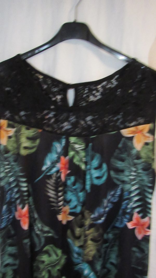 New Women’s Black Floral Sleeveless Top One Size fits sizes 16 18 20 22 - Image 3