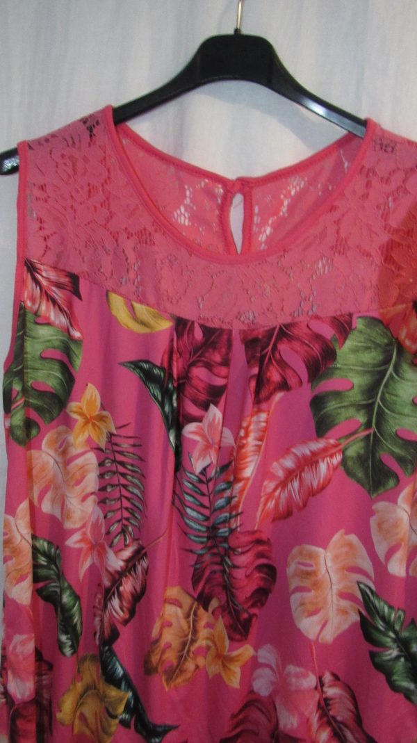 New Women’s Pink Floral Sleeveless Top One Size fits sizes 16 18 20 22 - Image 3