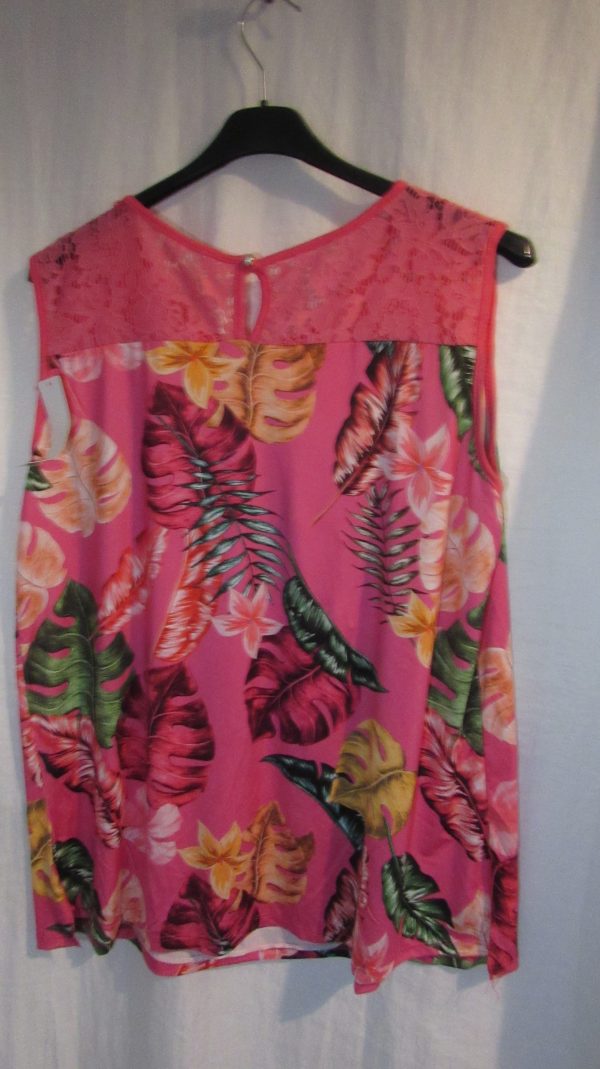 New Women’s Pink Floral Sleeveless Top One Size fits sizes 16 18 20 22 - Image 5