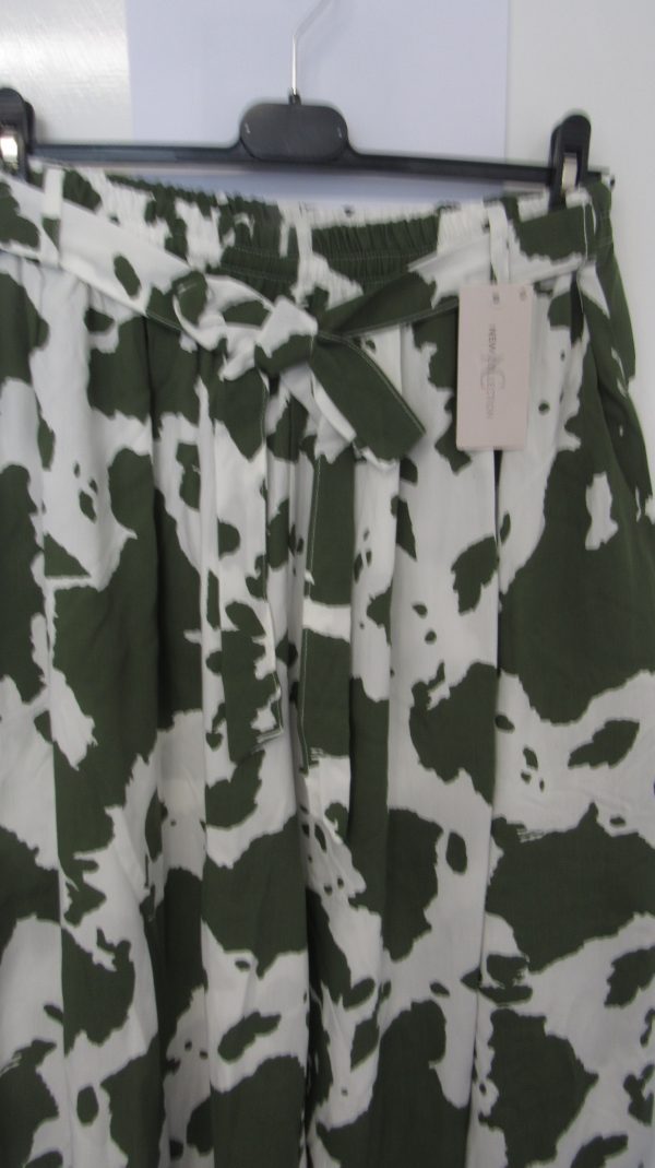 New Ladies Khaki with White Wide Leg Trousers One Size fits sizes 18 20 22 - Image 3