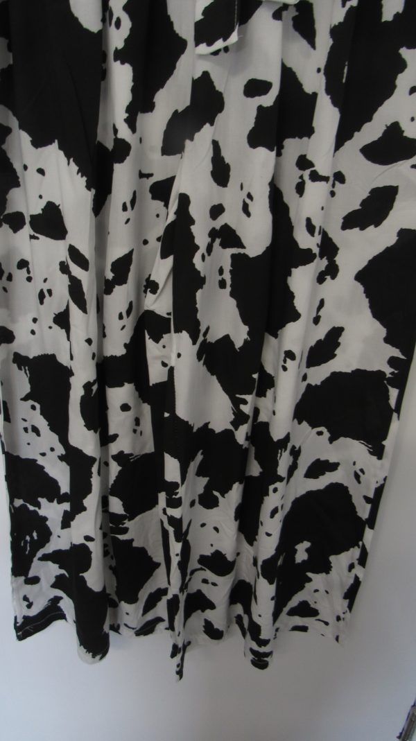 New Ladies Black with White Wide Leg Trousers One Size fits sizes 18 20 22 - Image 4