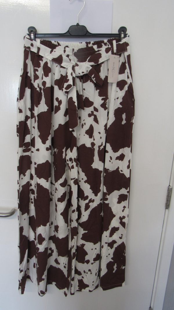 New Ladies Brown with White Wide Leg Trousers One Size fits sizes 18 20 22 - Image 2