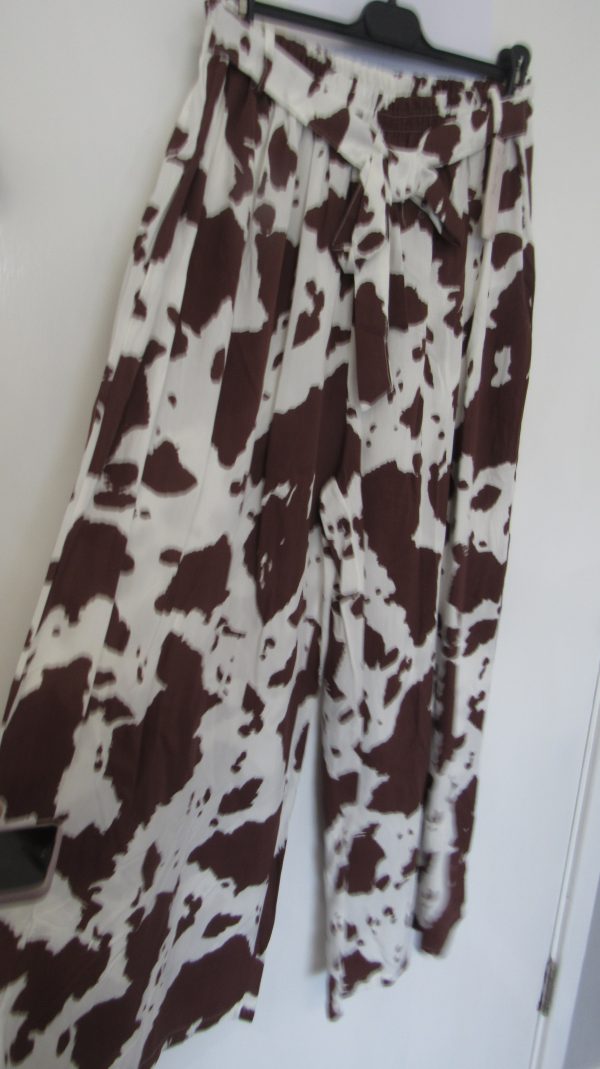 New Ladies Brown with White Wide Leg Trousers One Size fits sizes 18 20 22 - Image 4