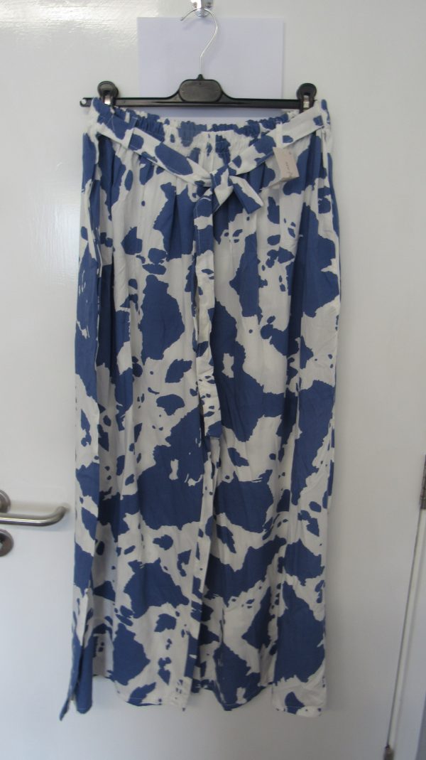 New Ladies Denim Blue with White Wide Leg Trousers One Size fits sizes 18 20 22