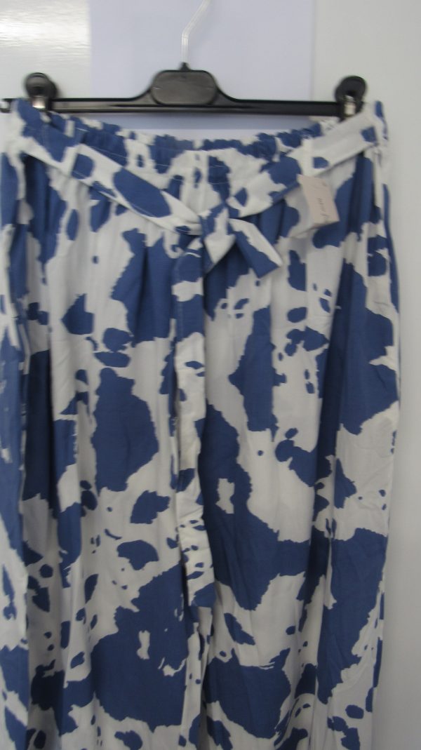 New Ladies Denim Blue with White Wide Leg Trousers One Size fits sizes 18 20 22 - Image 3